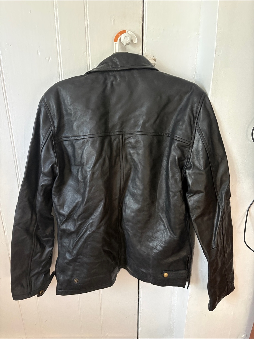 Women’s Black Leather Jacket - Classic Casual Coat - Picture 4 of 4